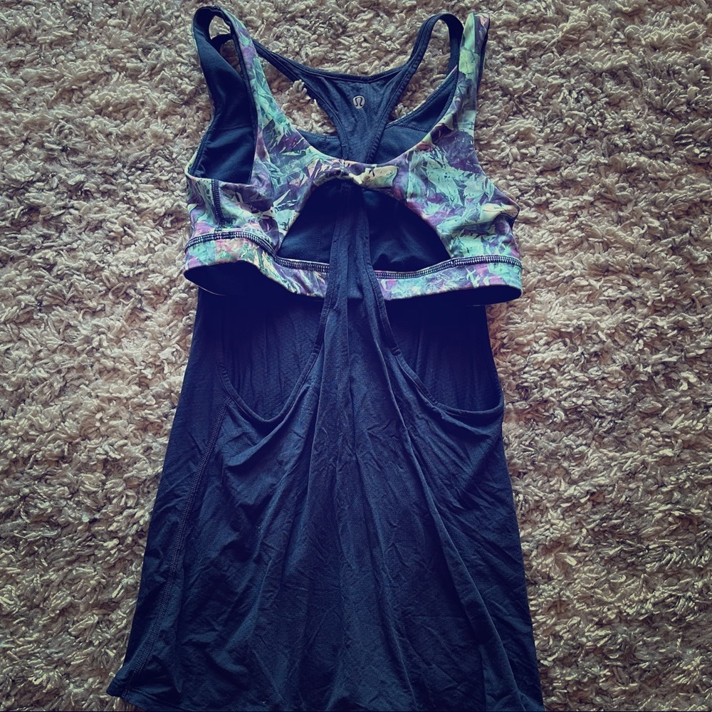 Lululemon tank size 4!💙